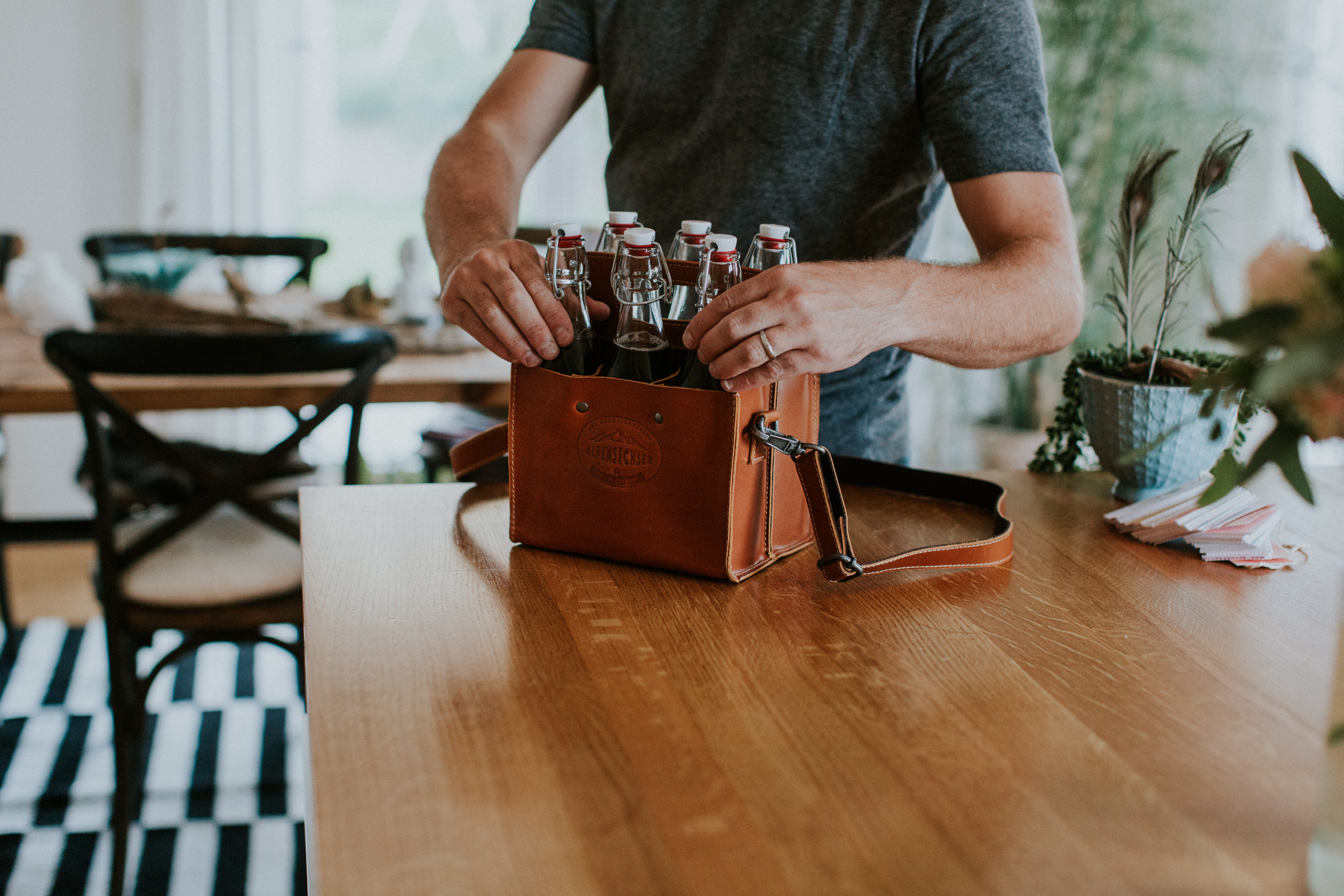 Alpenleder alpensechser Getränkehalter Tasche